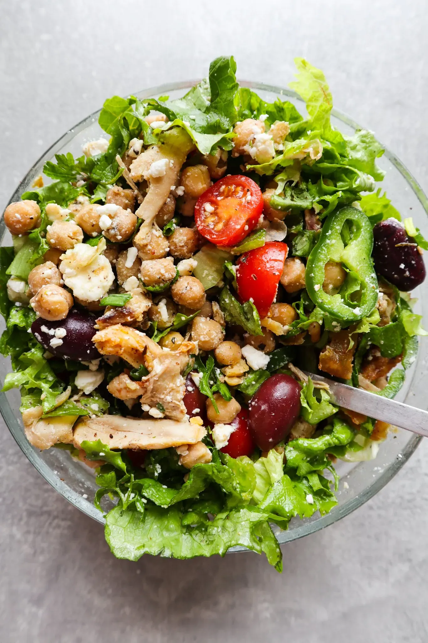 Essential Ingredients for Your Mediterranean Chicken Chickpea Salad