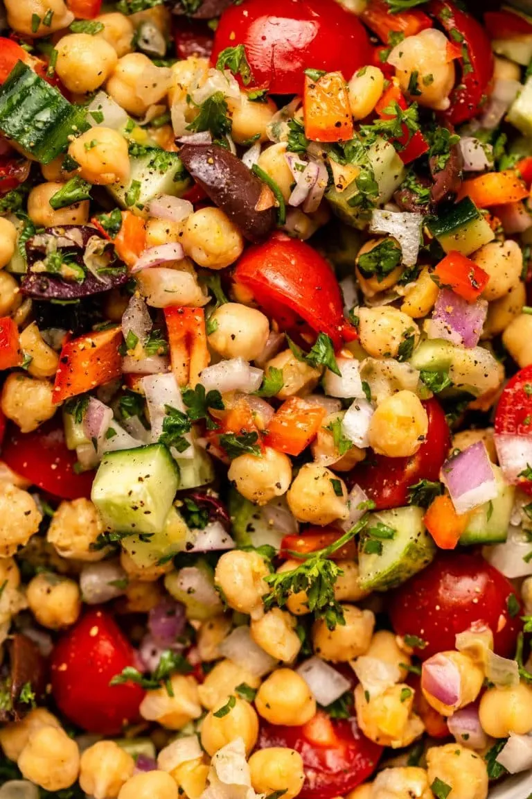 Gathering Your Arsenal: What You Need for a Delish Mediterranean Chickpea Salad