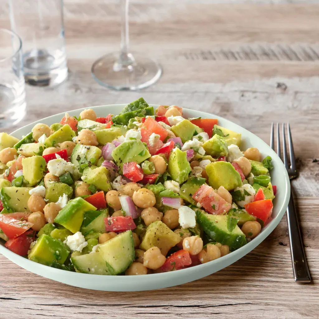 Simple Mediterranean Avocado Chickpea Salad: Quick Recipe