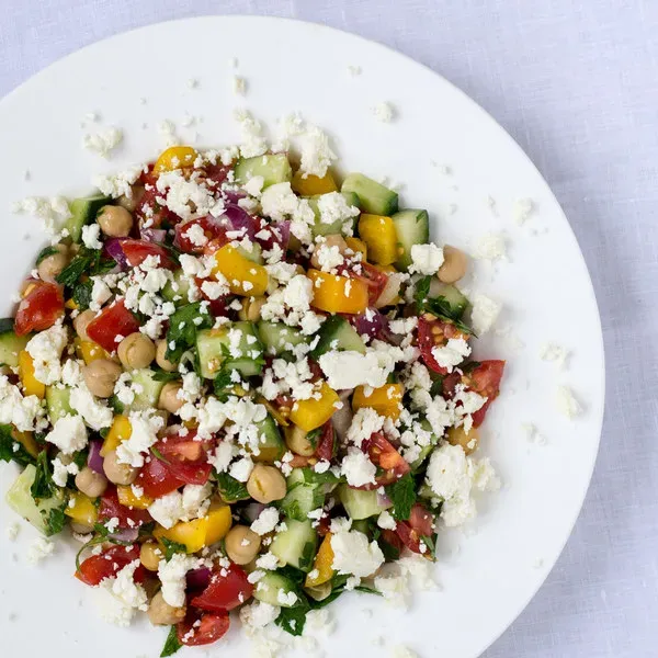 Quick mediterranean chickpea salad with lemon vinaigrette
