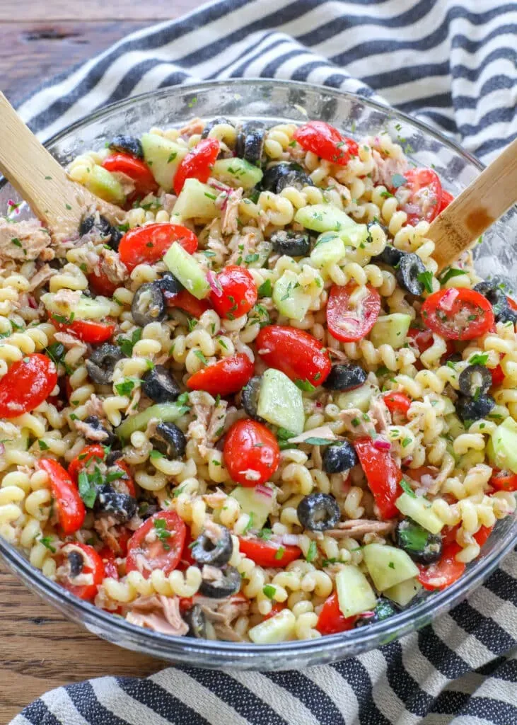 StepbyStep: Crafting Your Mediterranean Tuna Pasta Salad