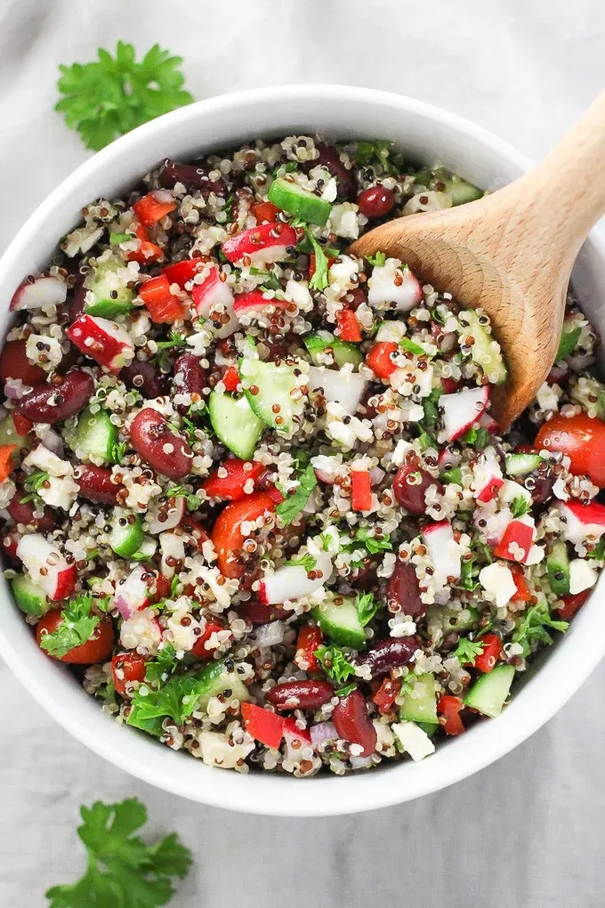 Tips for Serving and Storing Your Salad