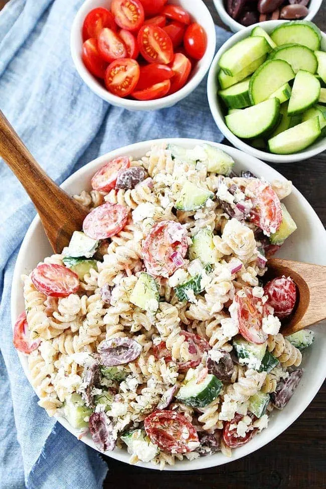 Why Creamy Mediterranean Pasta Salad Rules Summer Potlucks